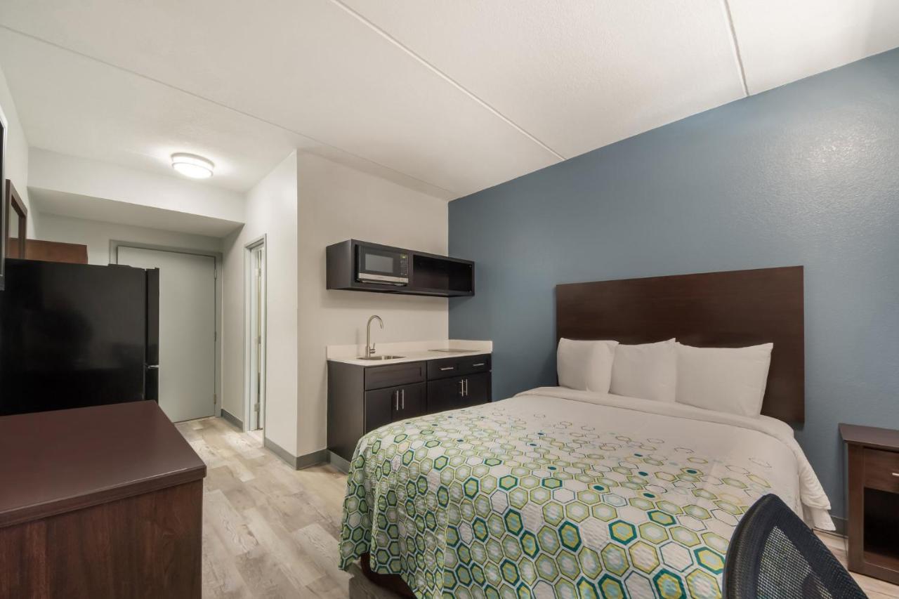Hometowne Studios By Red Roof San Antonio - Seaworld Northwest 外观 照片